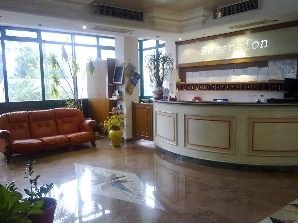 Porto Cesareo Hotel Екстер'єр фото